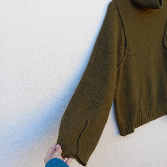 NWOT Olive Green Cozy Slouchy Turtleneck/Mockneck Sweater Size S - Picture 8 of 15